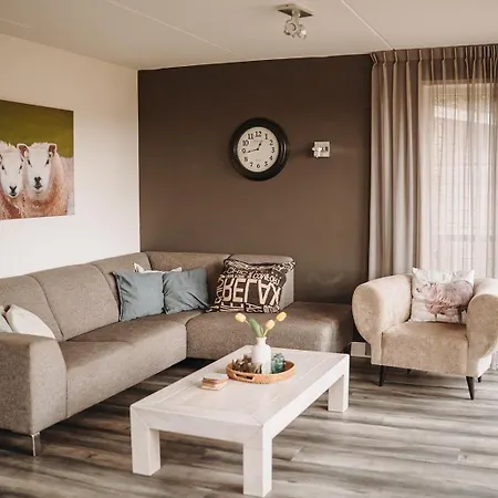 Dutchen Waddenduyn Villa *